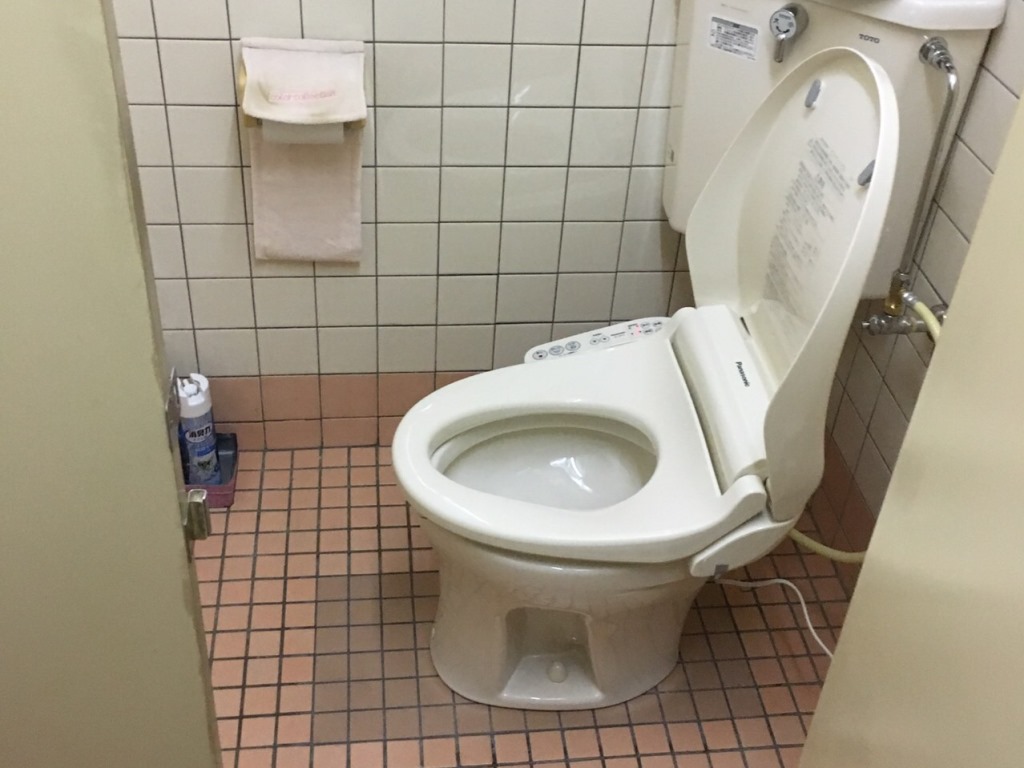 和式トイレを洋式トイレに改装しました « 京都市二条の電気屋さん 技術と信頼の店･京都電工株式会社(キョーデン中央店）